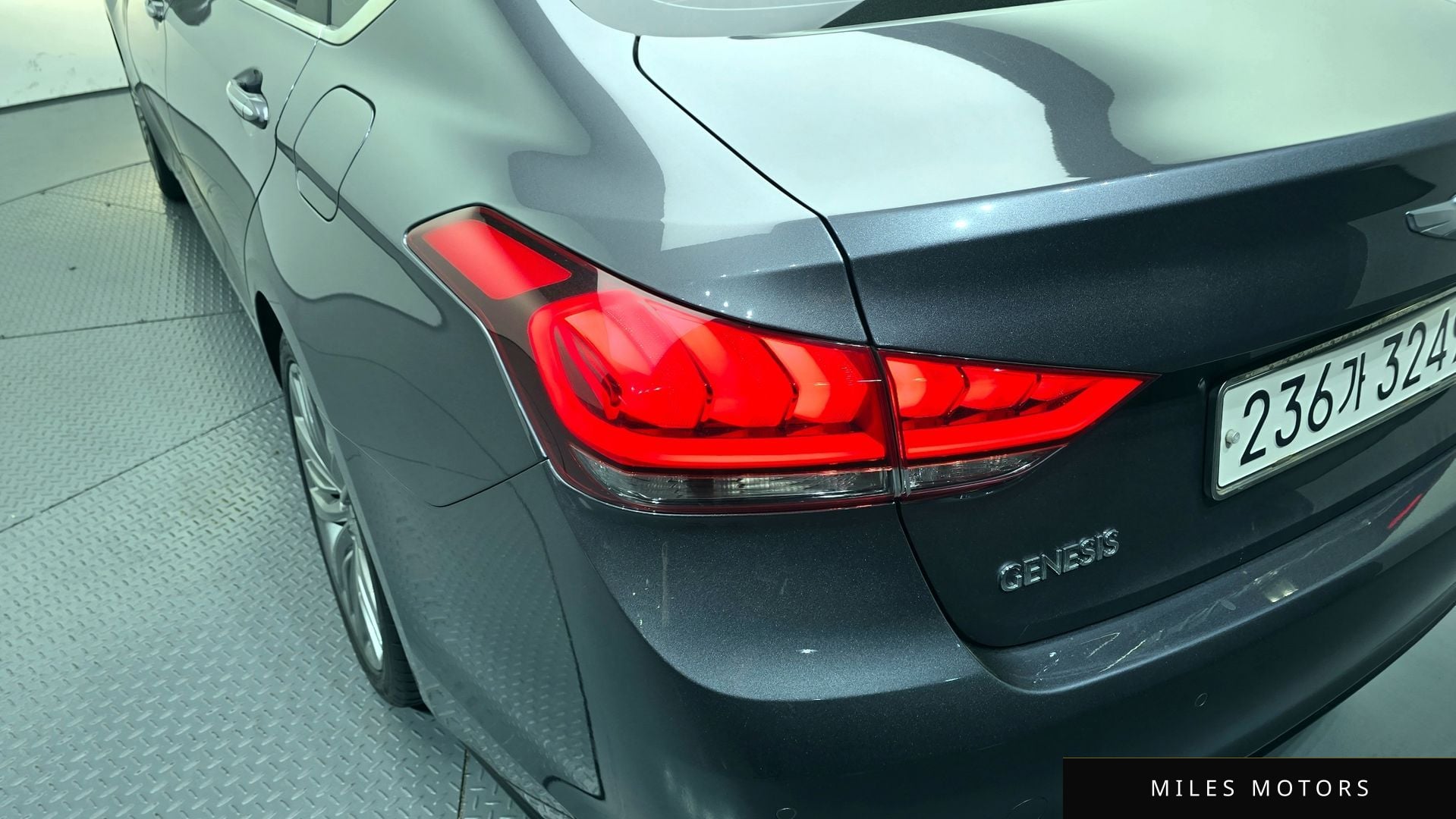 Hyundai Genesis 2016 — миниатюра 9
