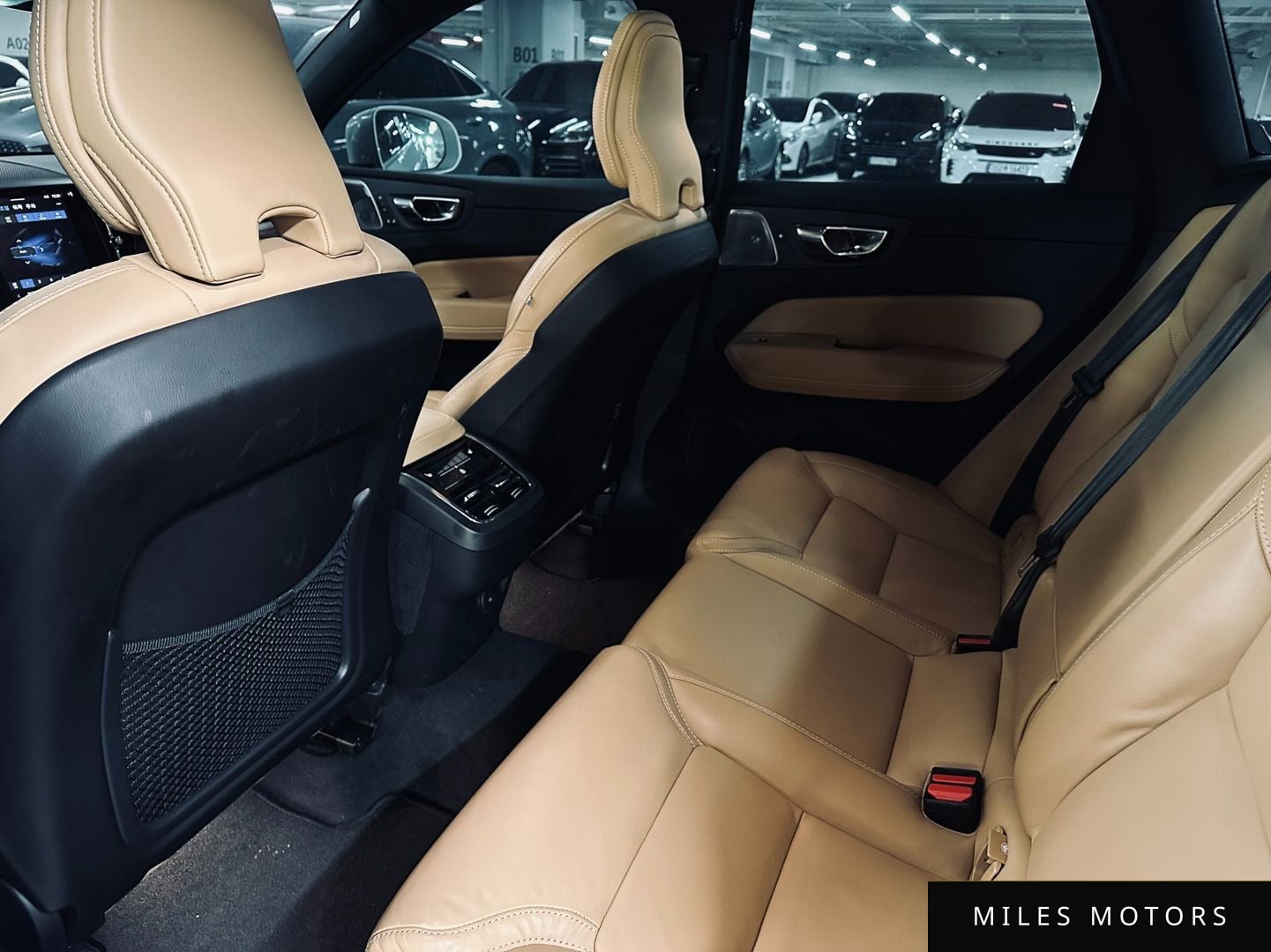 Volvo XC60 2023 — миниатюра 11