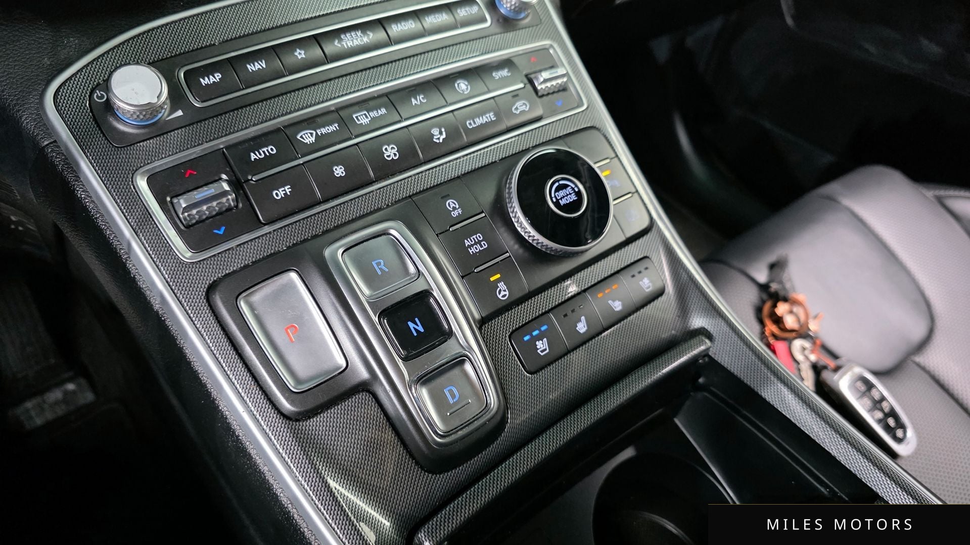 Hyundai Santafe 2022 — миниатюра 12