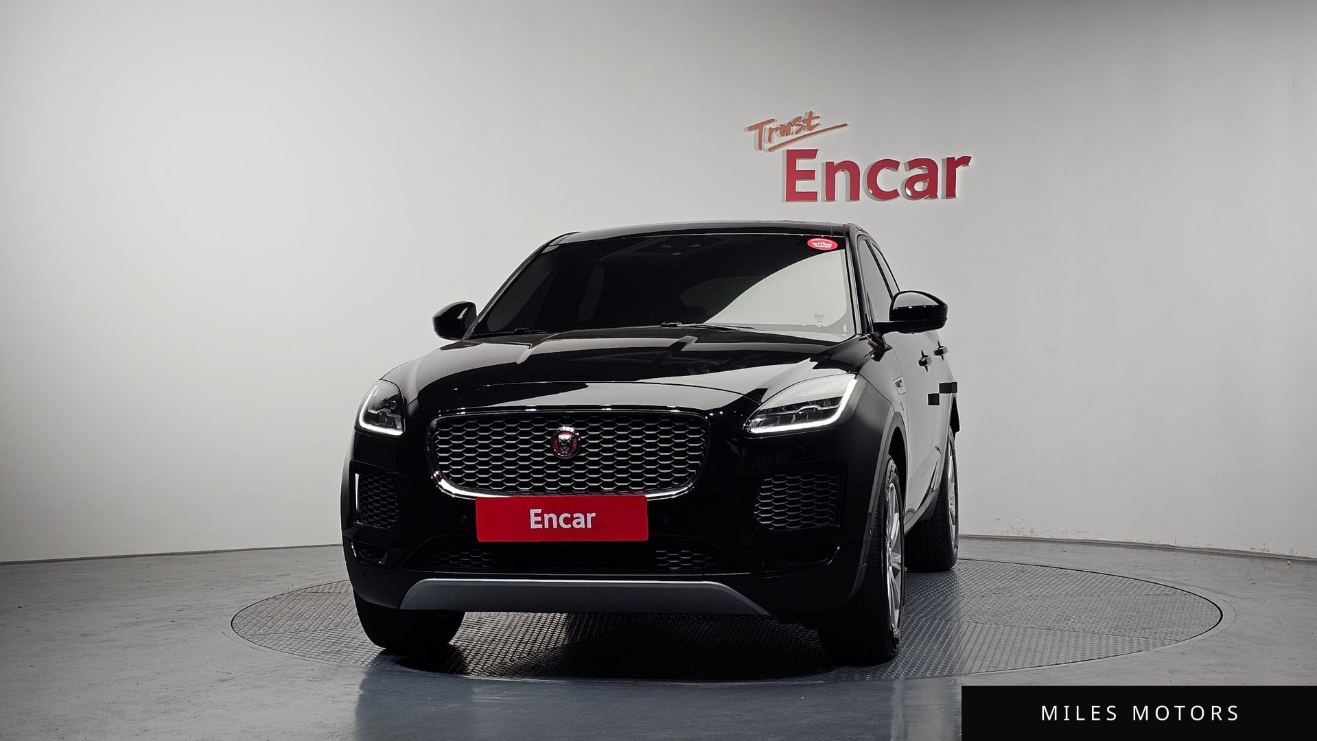 Jaguar E-PACE 2018 — миниатюра 3