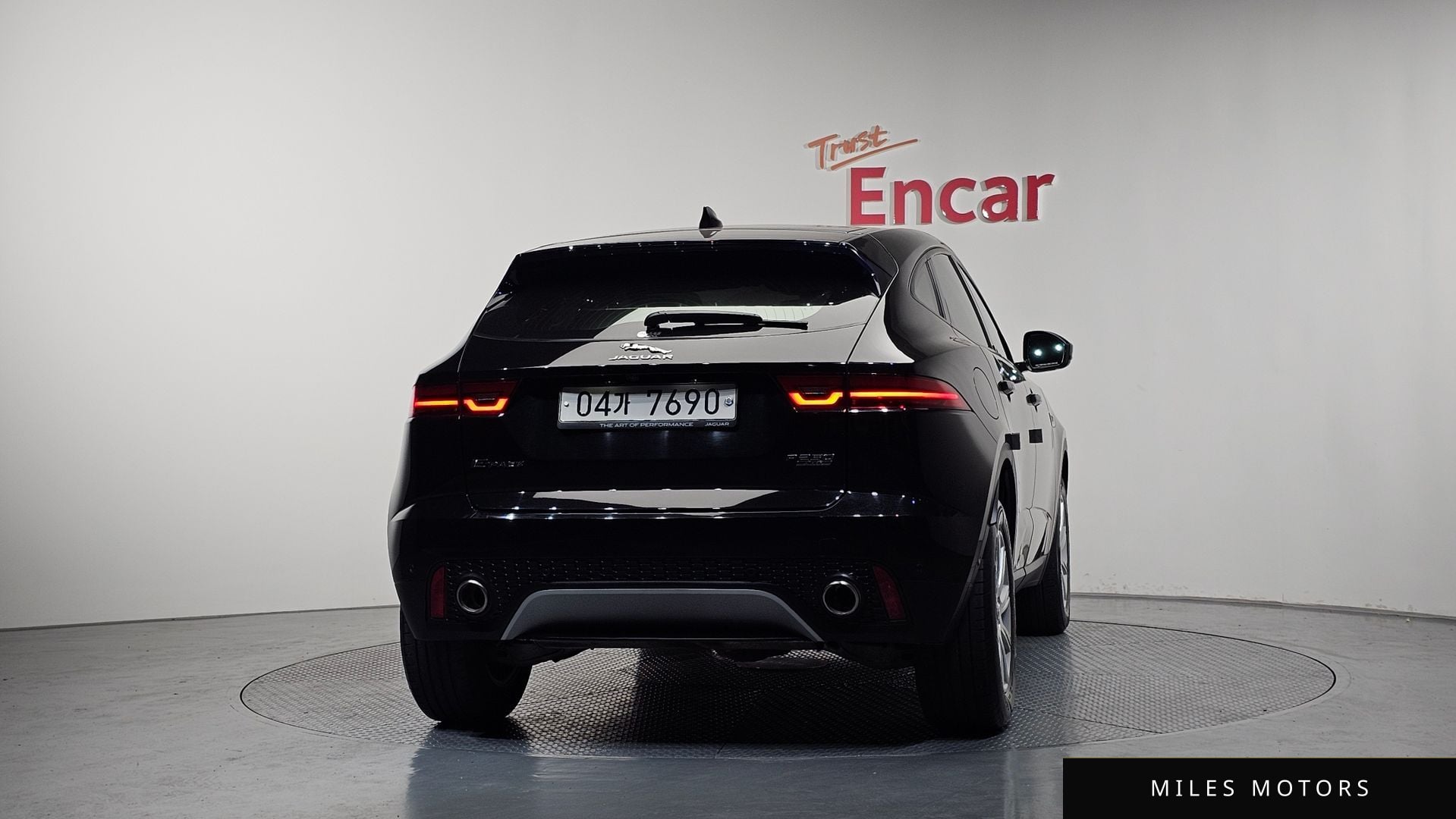Jaguar E-PACE 2018 — миниатюра 4