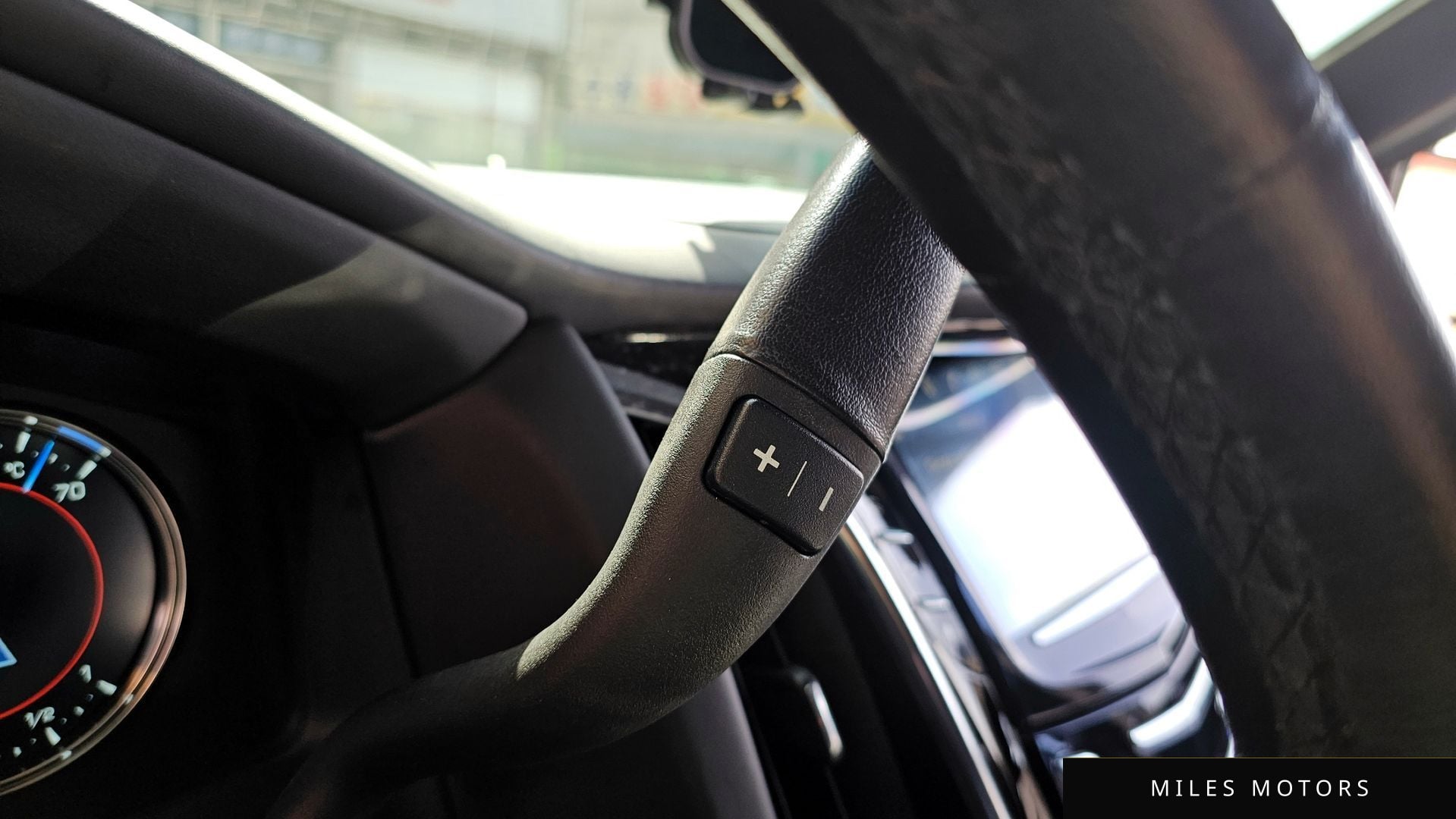Cadillac 에스컬레이드 2016 — миниатюра 9