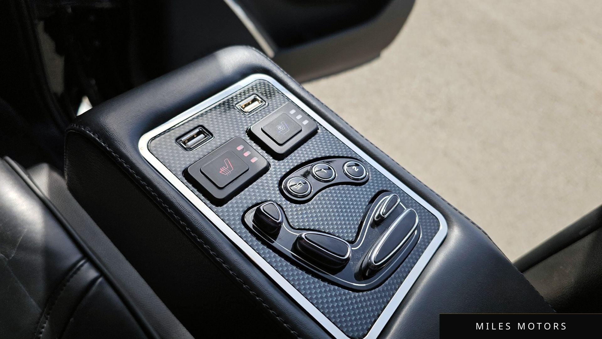 Cadillac 에스컬레이드 2016 — миниатюра 19