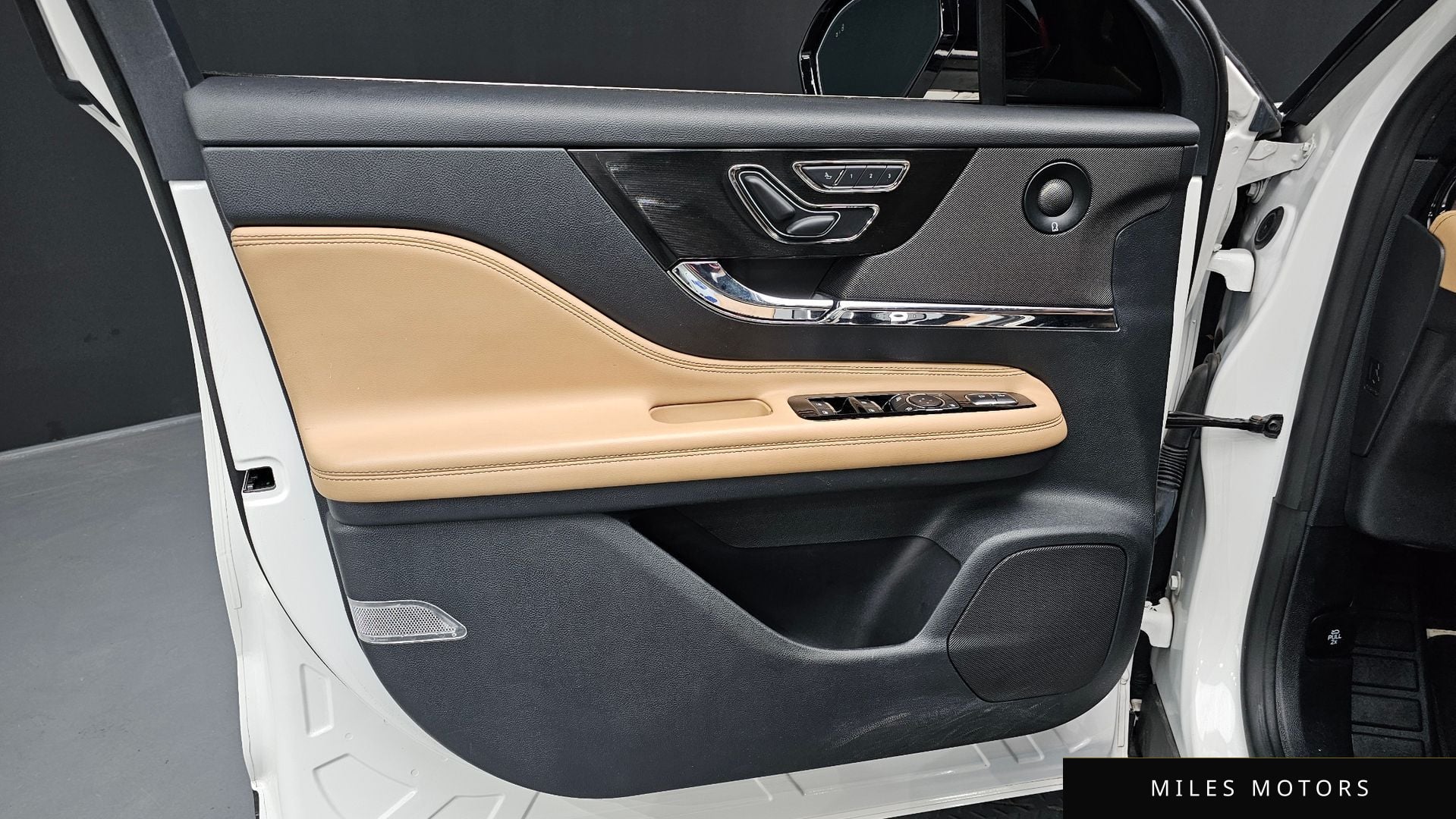 Lincoln 코세어 2022 — миниатюра 14