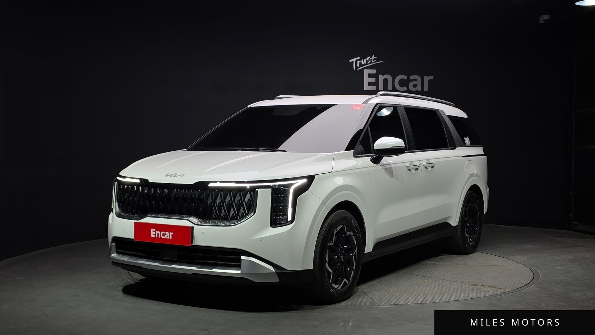 Kia Canival 2025 — фото 1 из 12