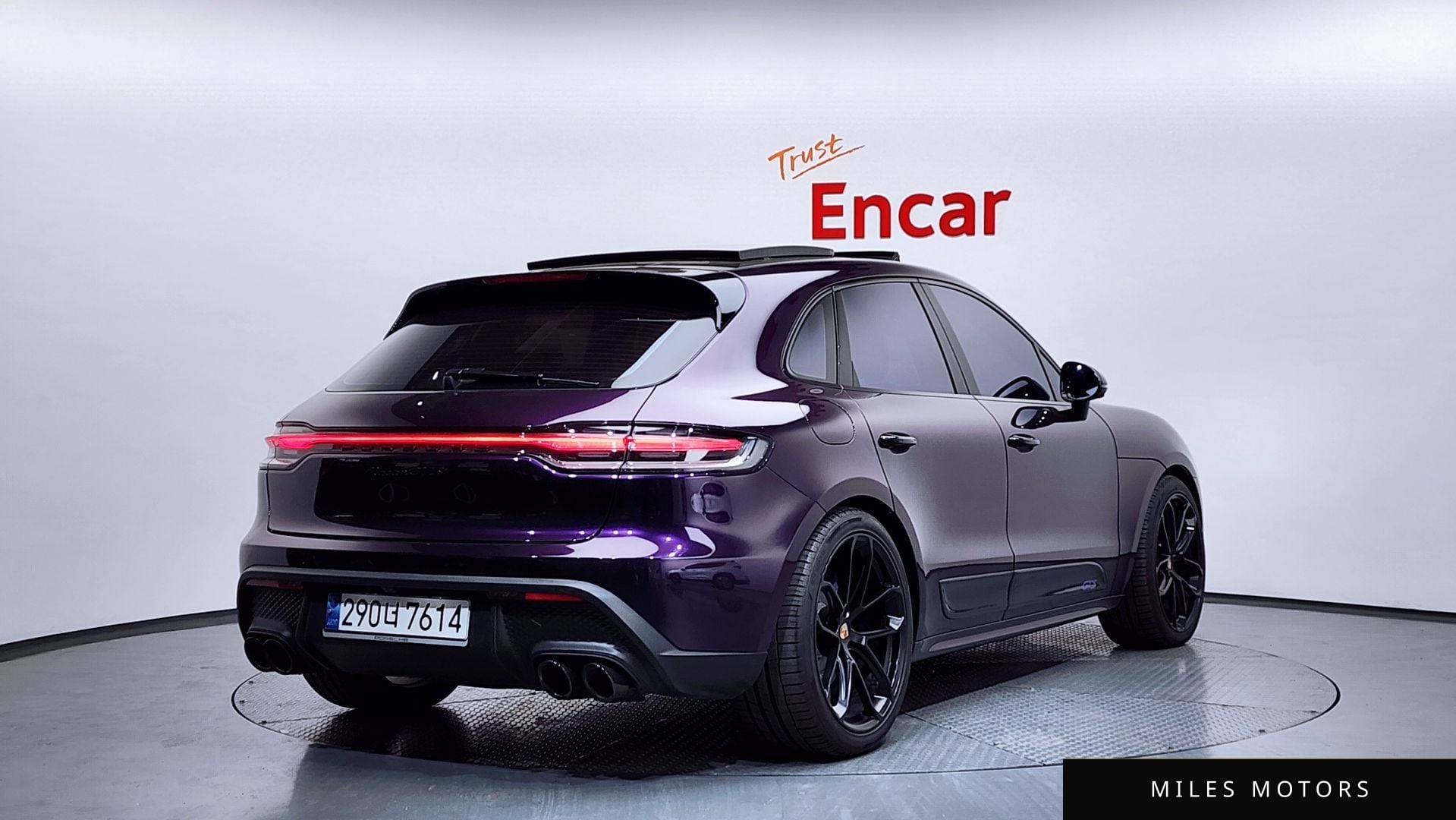 Porsche Macan 2020 — миниатюра 2