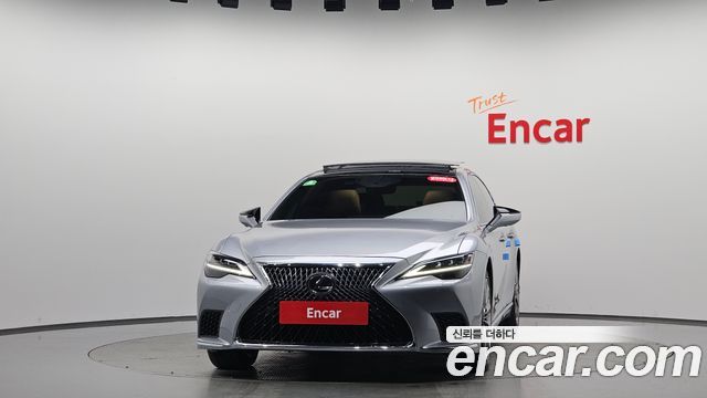 Лексус LS500 2023 — миниатюра 2
