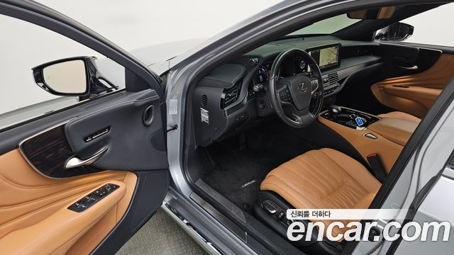 Лексус LS500 2023 — миниатюра 12