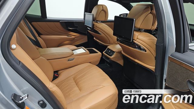 Лексус LS500 2023 — миниатюра 18