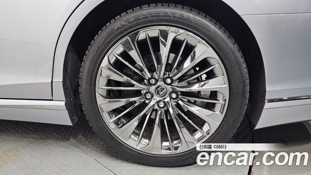 Лексус LS500 2023 — миниатюра 6
