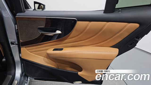 Лексус LS500 2023 — миниатюра 14