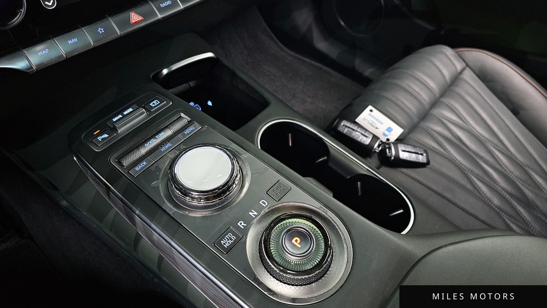 Genesis GV70 2023 — миниатюра 11