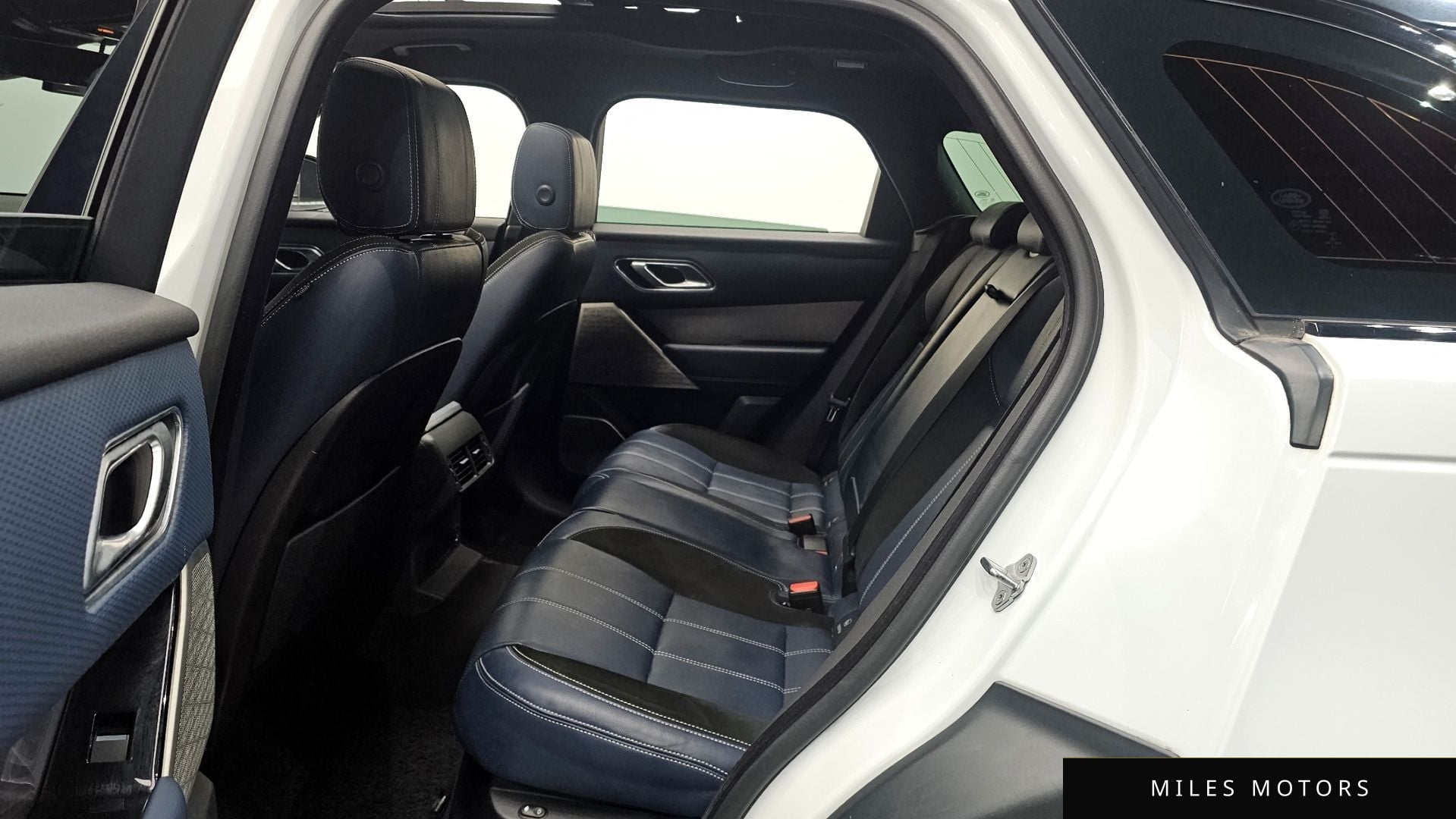 Land Rover Range Rover Velar 2018 — миниатюра 12
