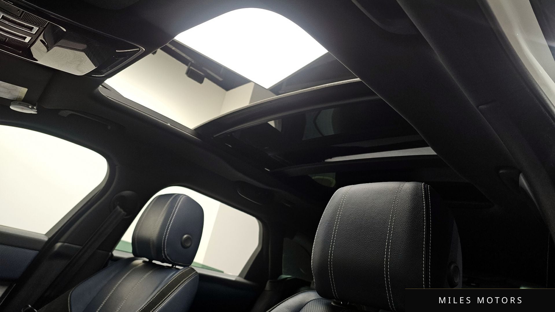 Land Rover Range Rover Velar 2018 — миниатюра 18