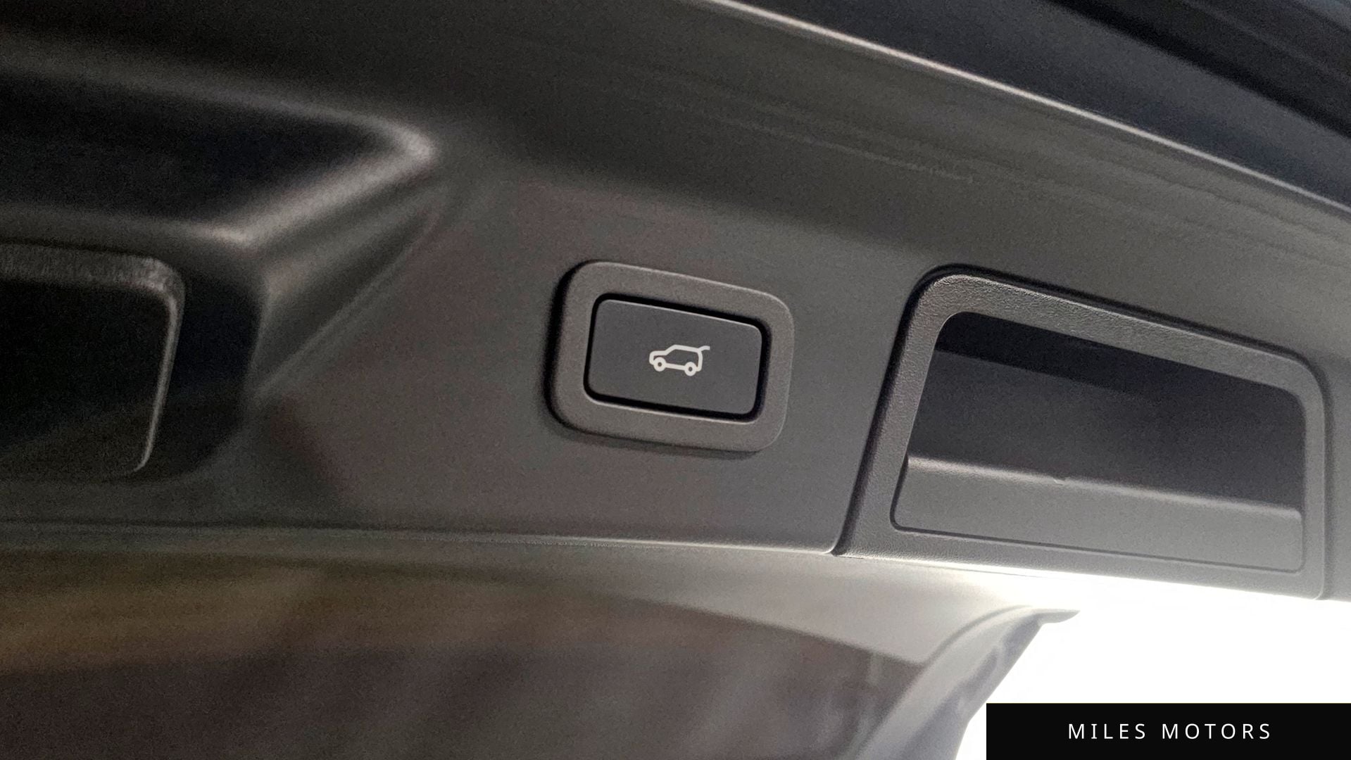 Land Rover Range Rover Velar 2018 — миниатюра 20