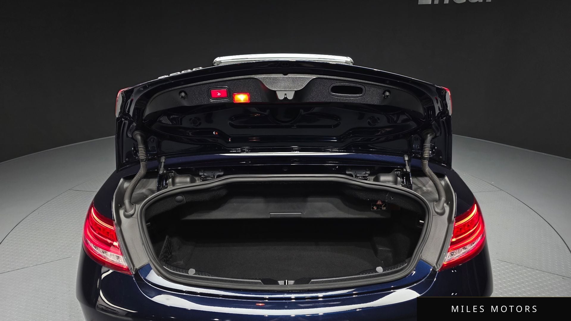 Mercedes-Benz C-Class W205 2018 — миниатюра 28