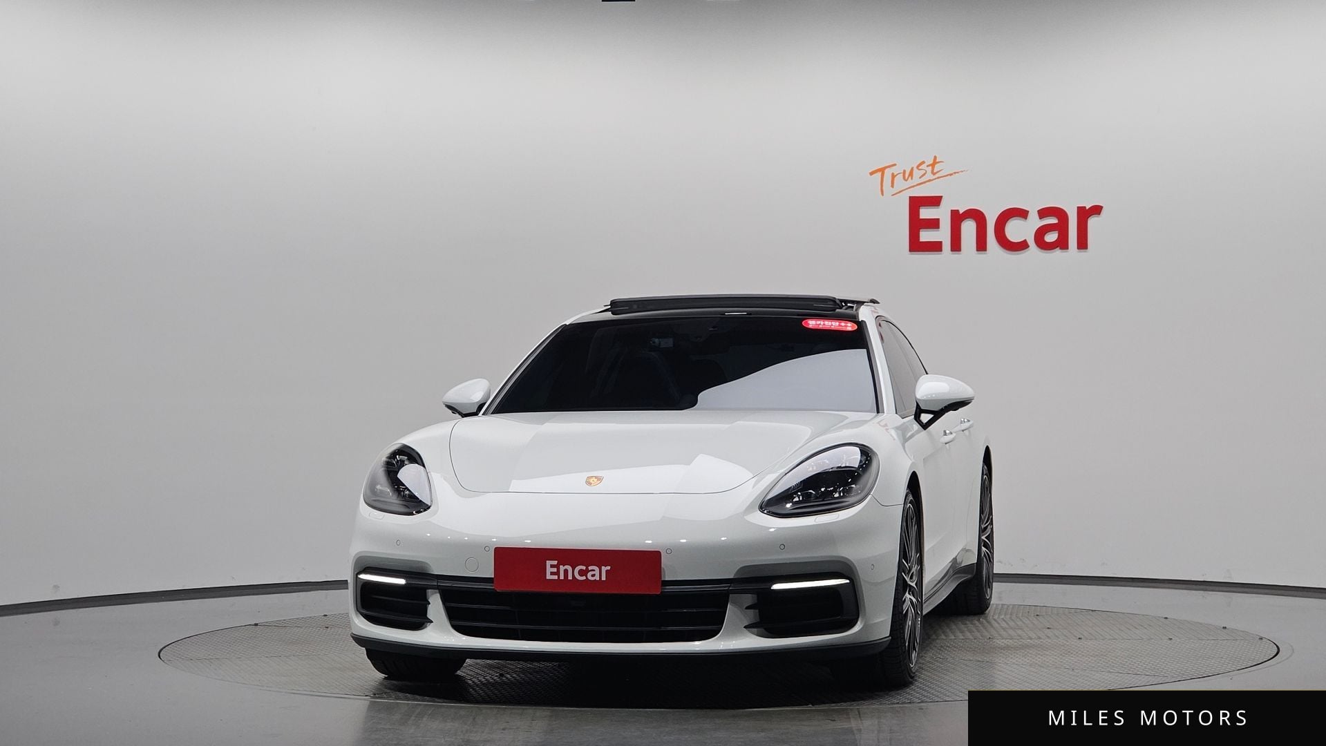 Porsche Panamera 2018 — миниатюра 2