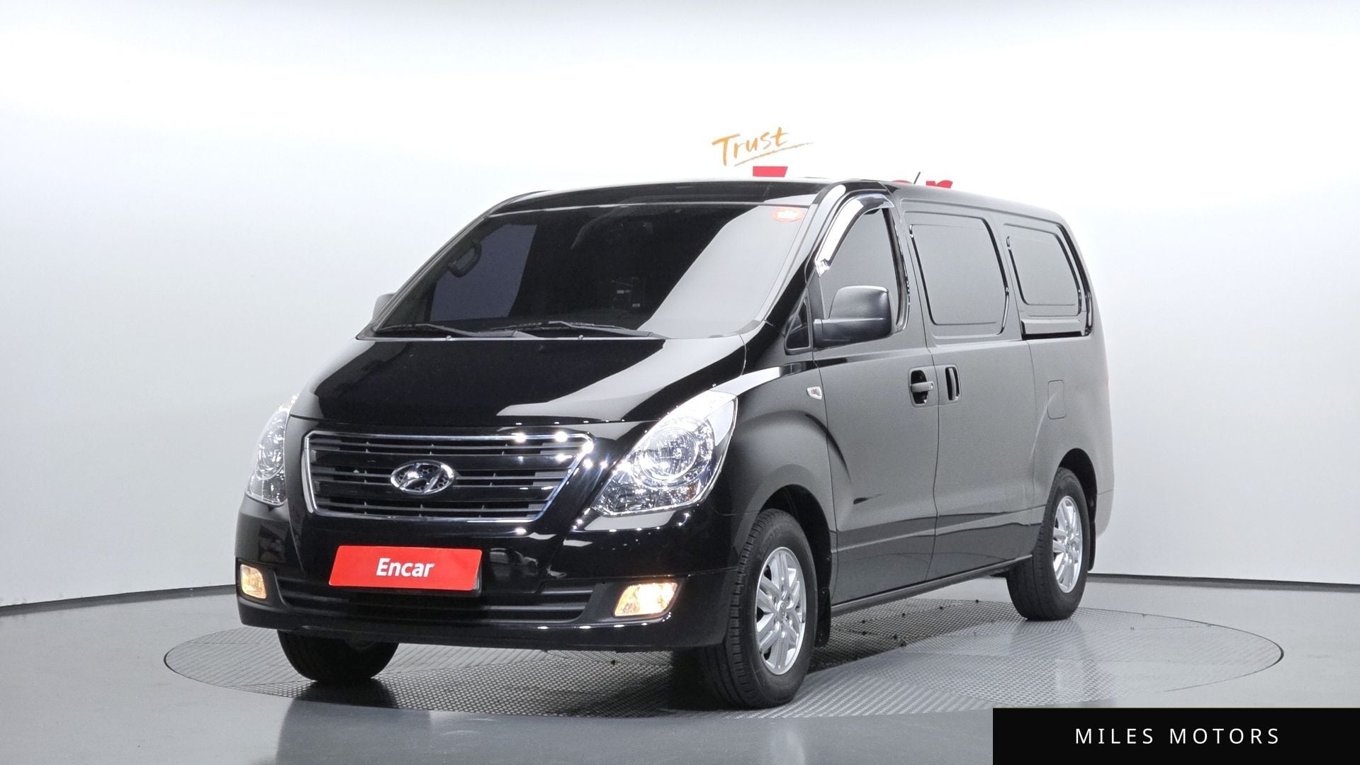 Hyundai Starex 2017 — фото 1 из 12