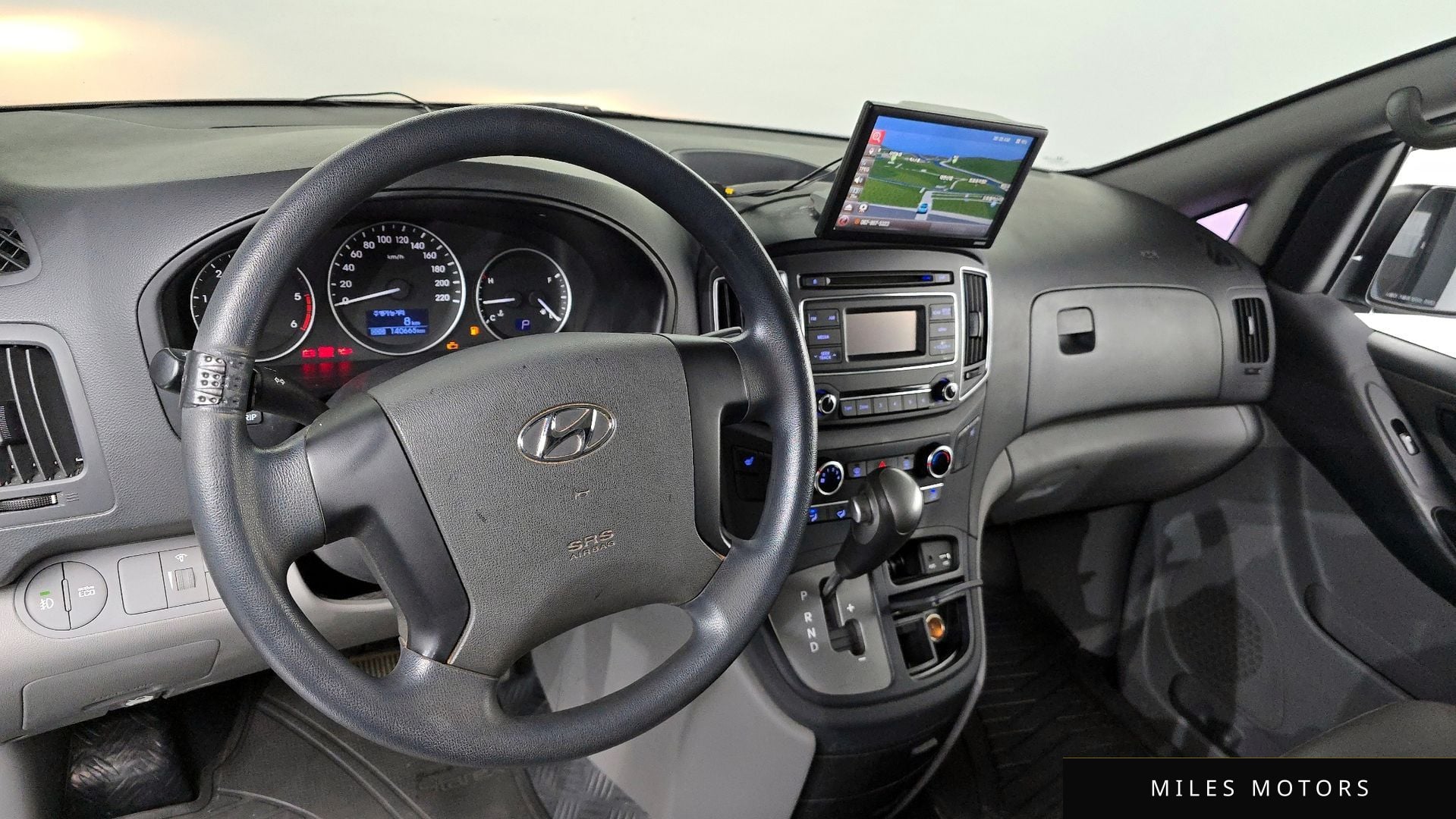 Hyundai Starex 2017 — миниатюра 10