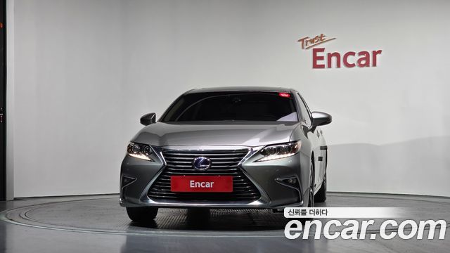 Лексус ES300h 2016 — миниатюра 3