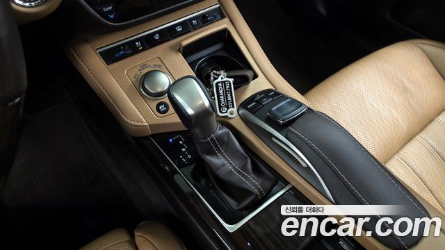 Лексус ES300h 2016 — миниатюра 9