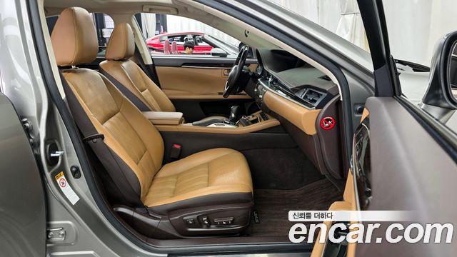 Лексус ES300h 2016 — миниатюра 11