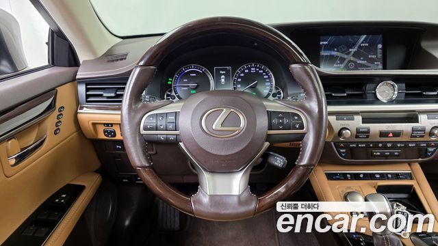 Лексус ES300h 2016 — миниатюра 13