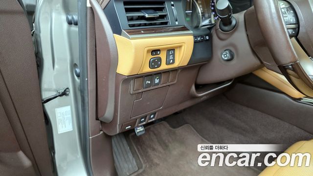 Лексус ES300h 2016 — миниатюра 16