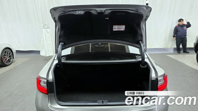 Лексус ES300h 2016 — миниатюра 20