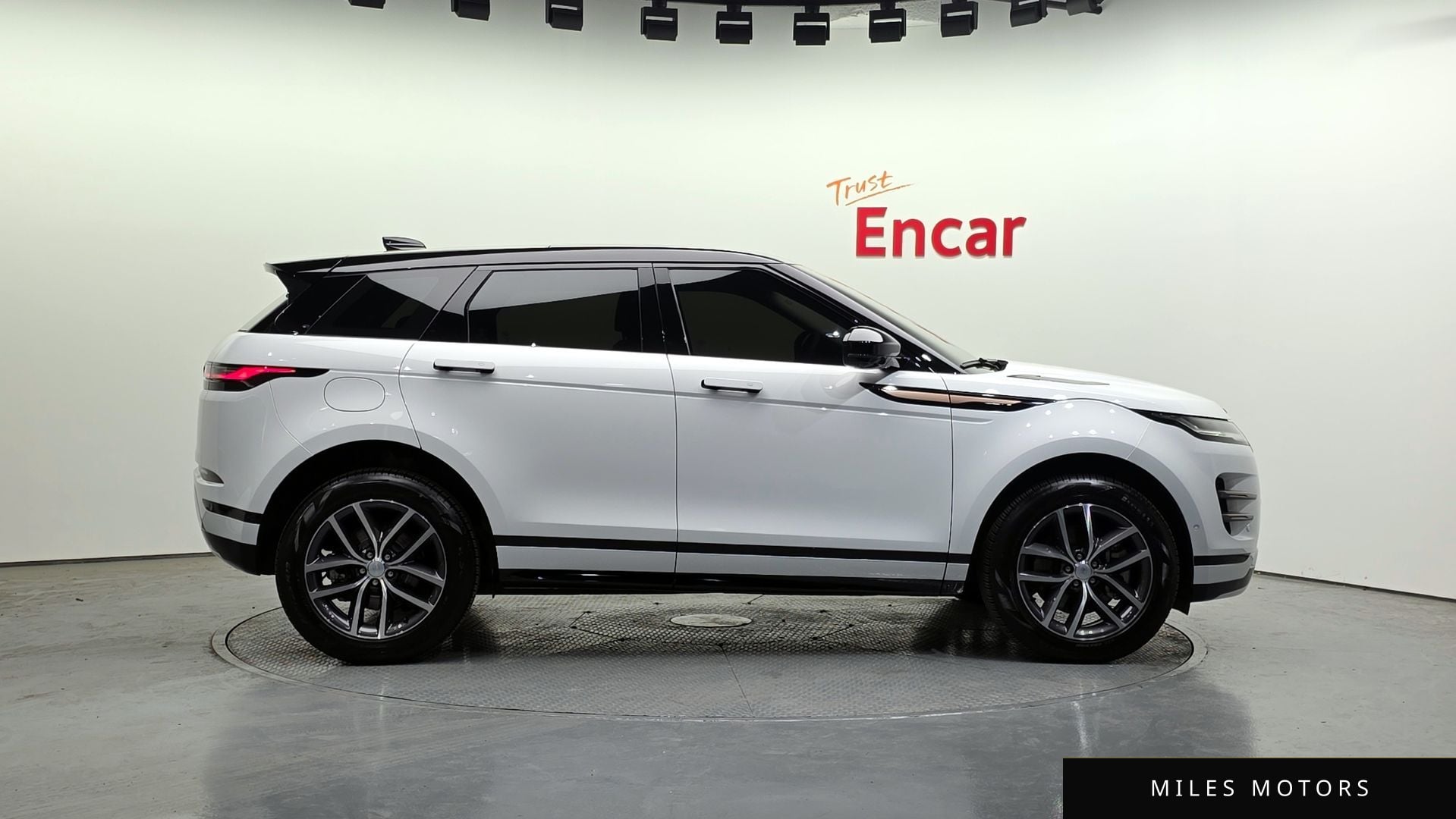 Land Rover Range Rover Evoque 2025 — миниатюра 6