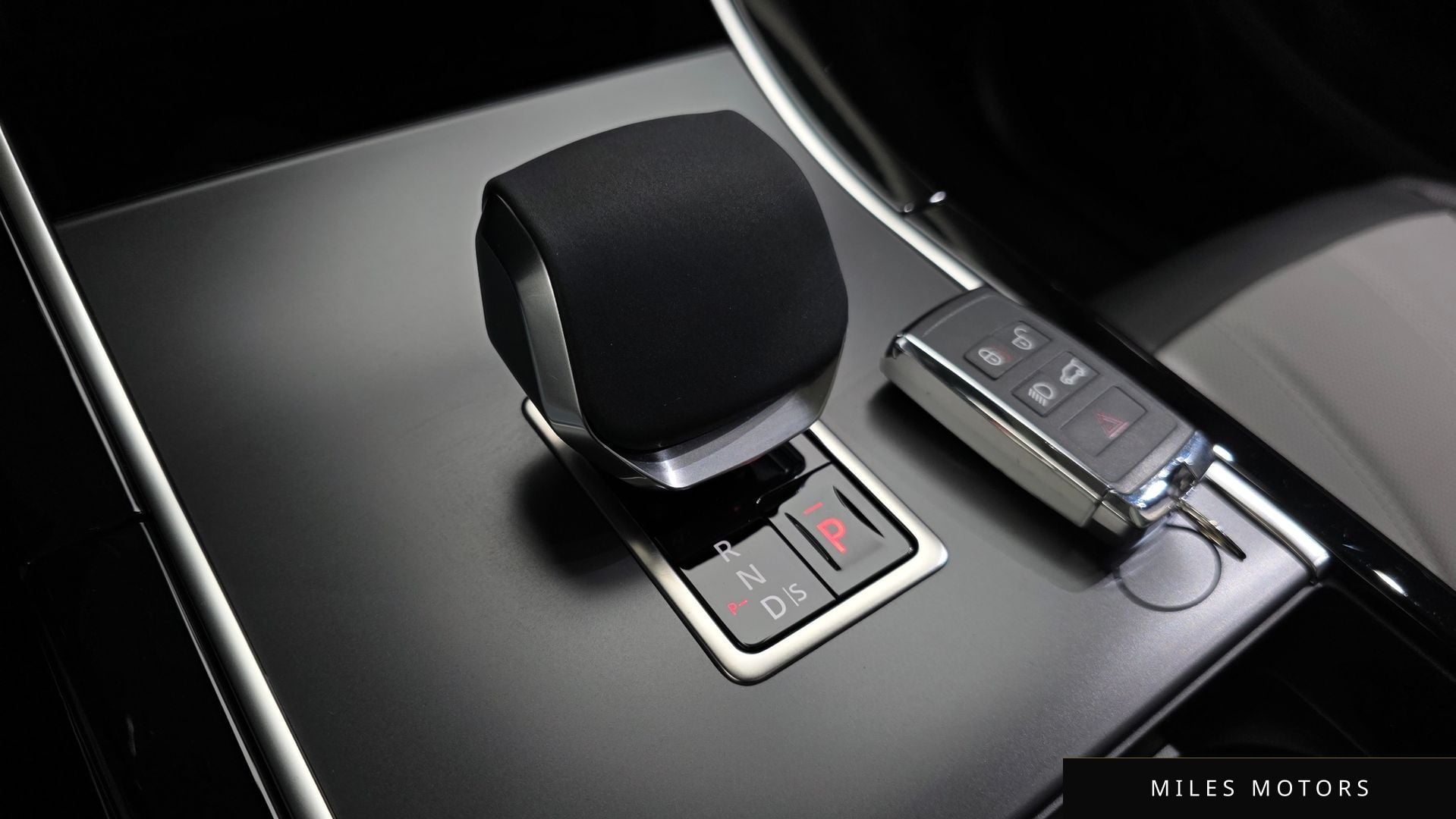 Land Rover Range Rover Evoque 2025 — миниатюра 18