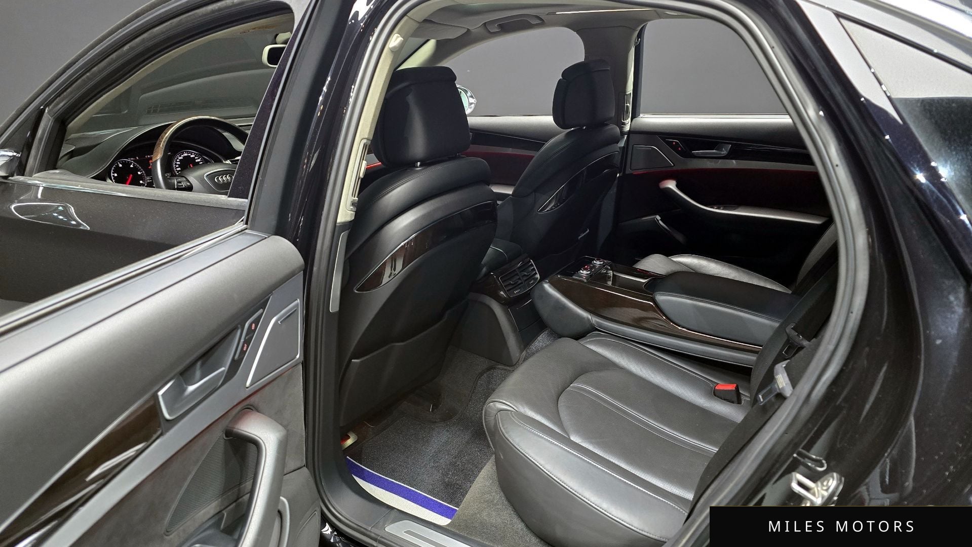 Audi A8 2015 — миниатюра 11