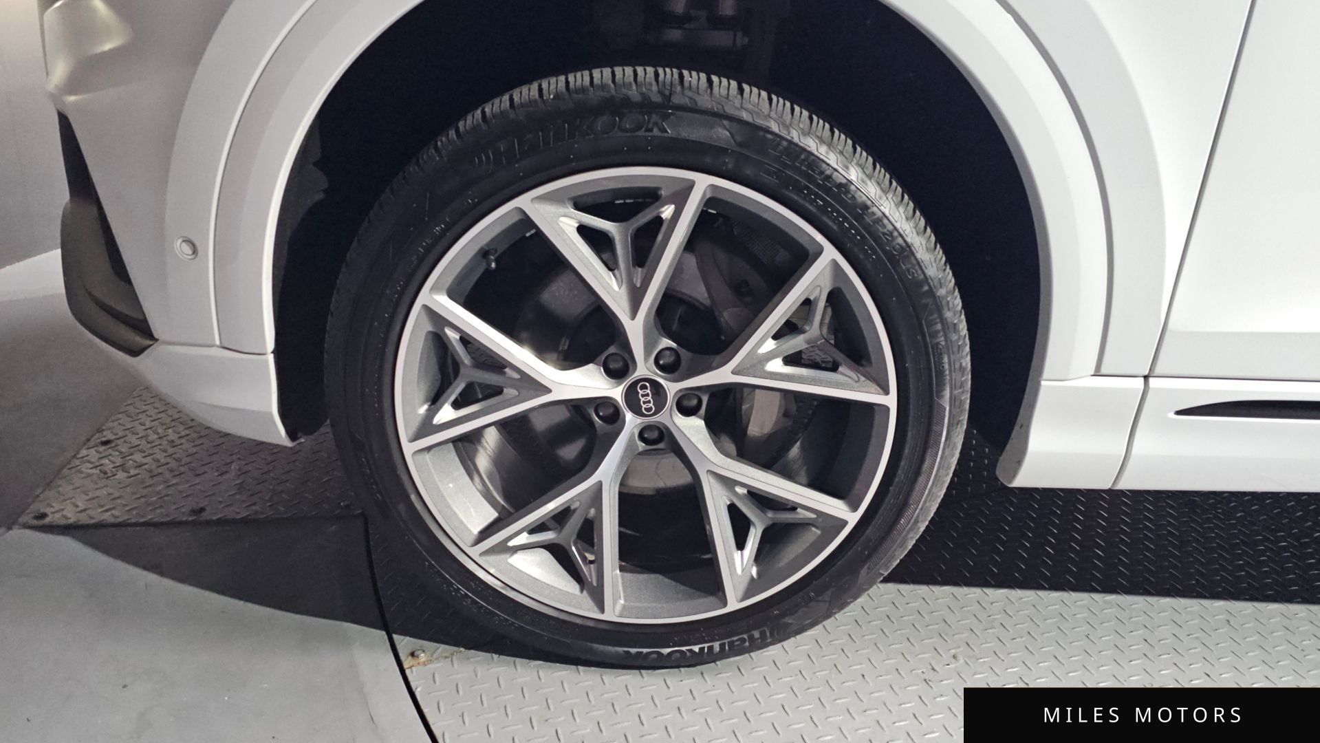 Audi Q8 (4M) 2023 — миниатюра 5