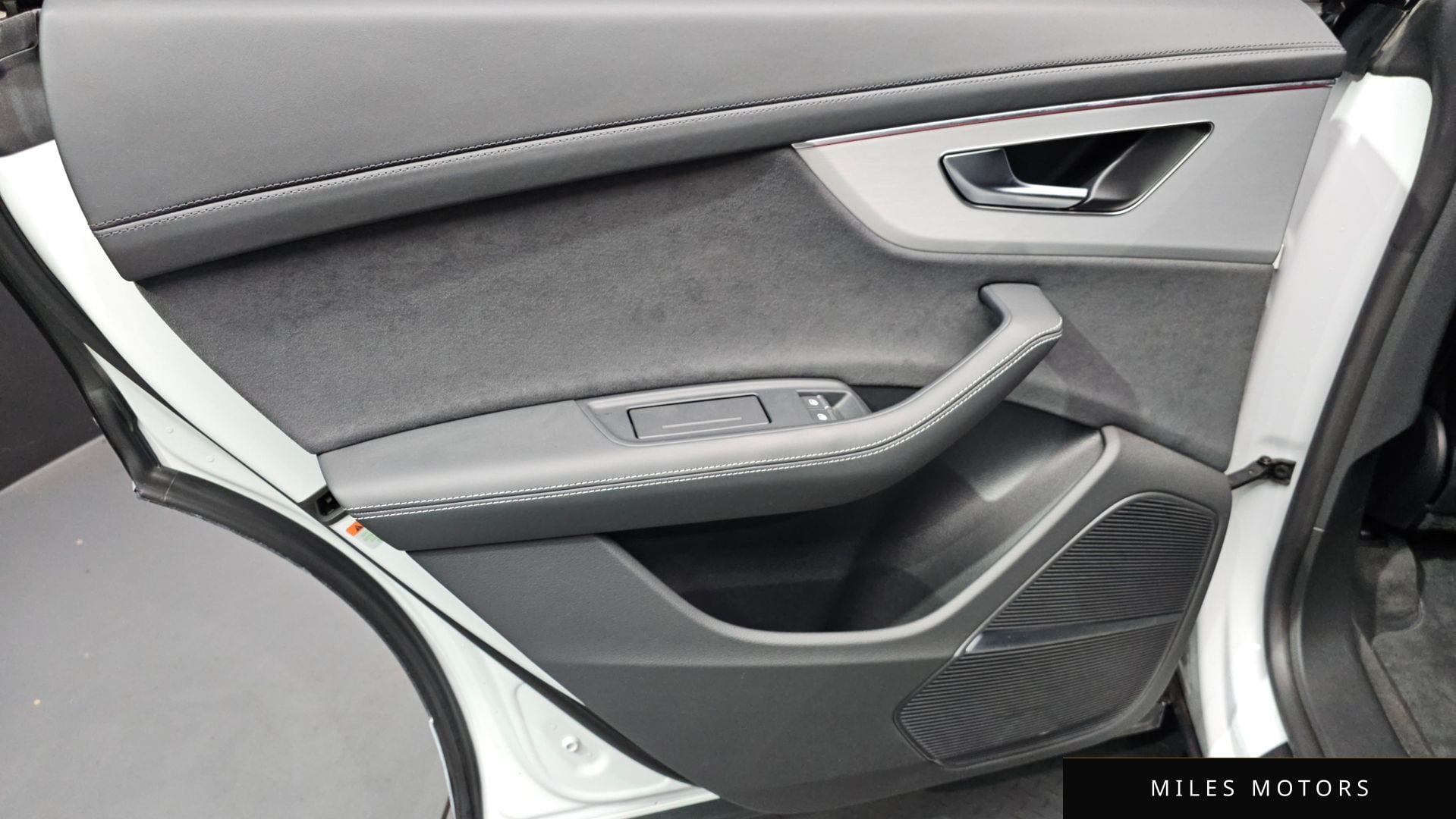 Audi Q8 (4M) 2023 — миниатюра 15