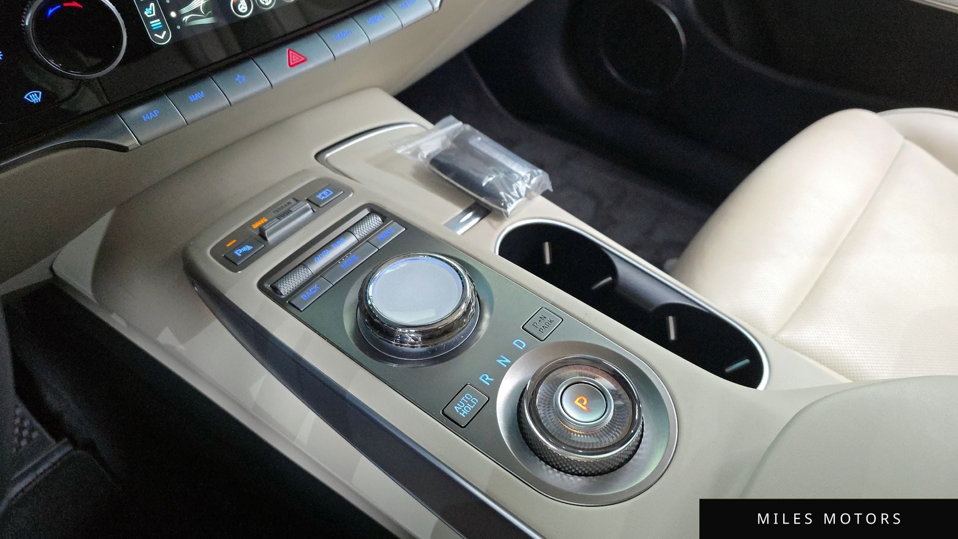 Genesis GV70 2024 — миниатюра 11
