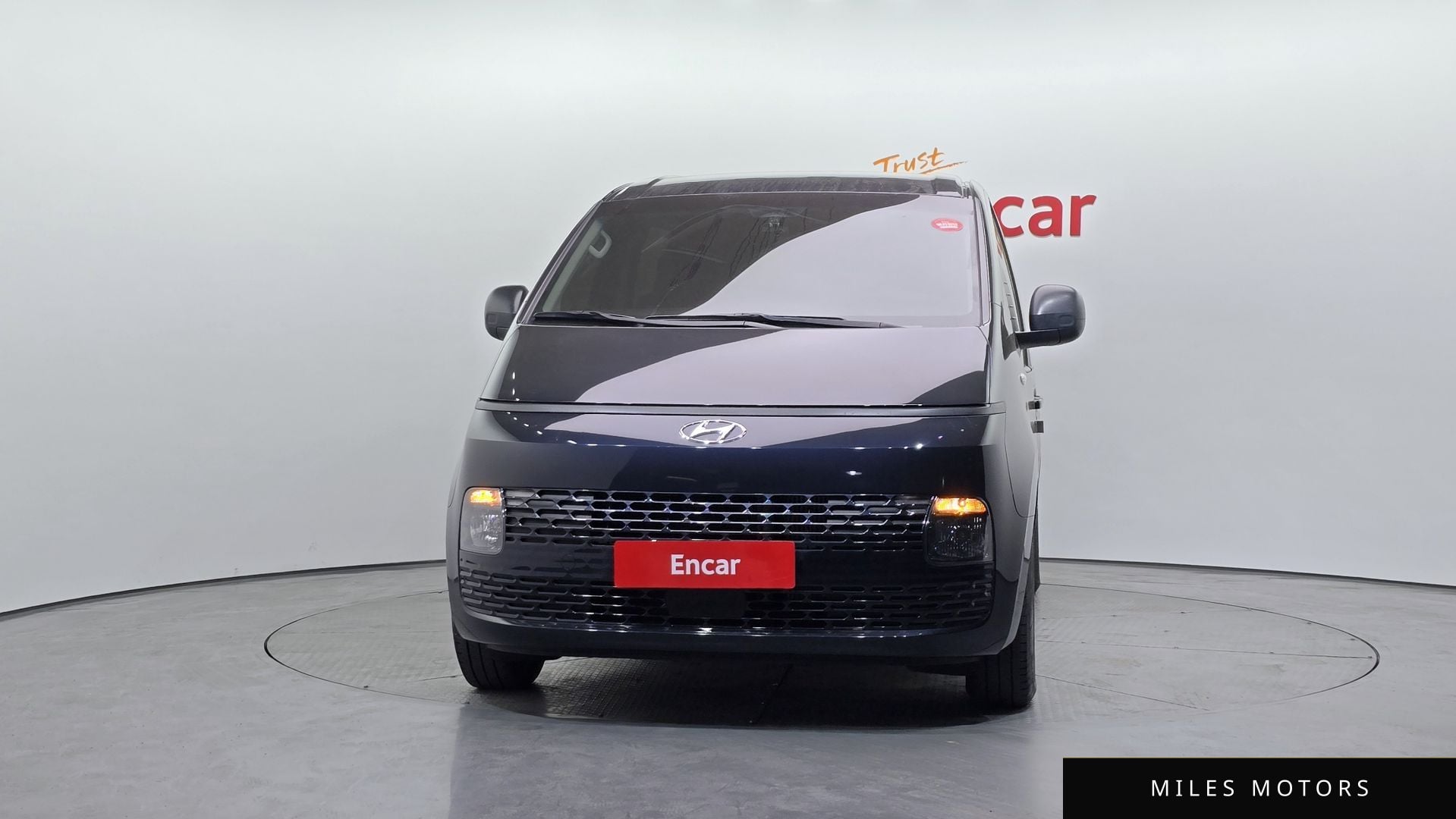 Hyundai Staria 2023 — миниатюра 3