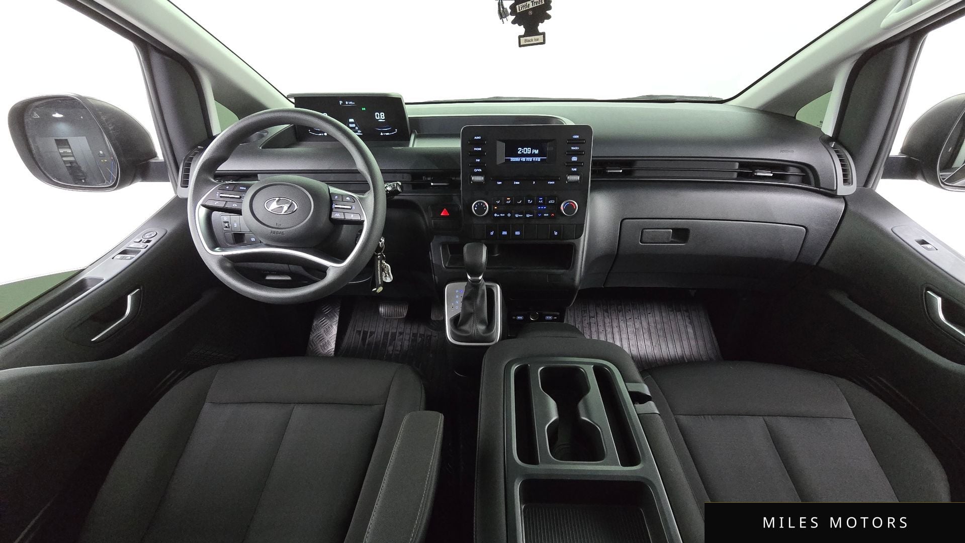 Hyundai Staria 2023 — миниатюра 7