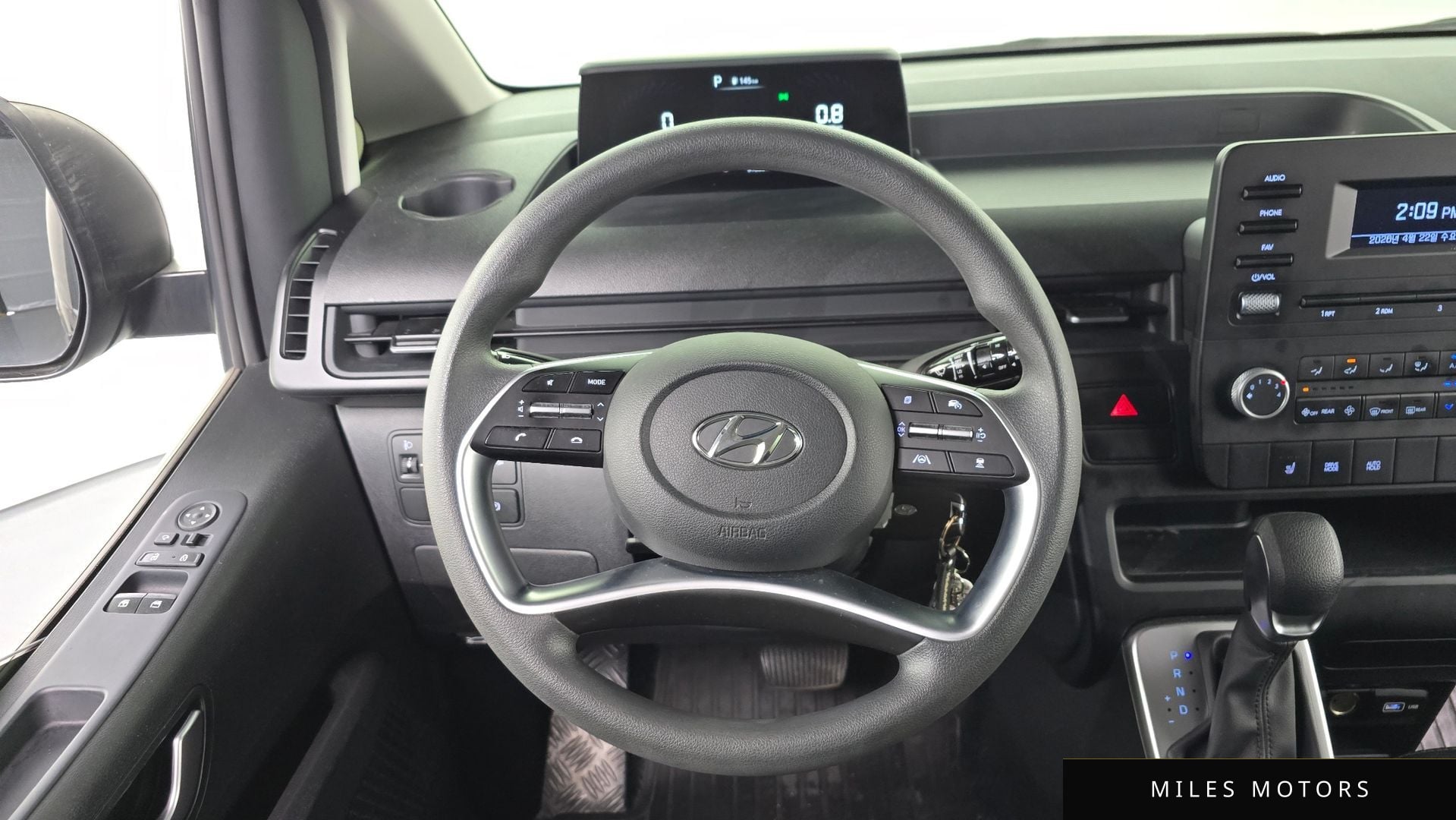 Hyundai Staria 2023 — миниатюра 13