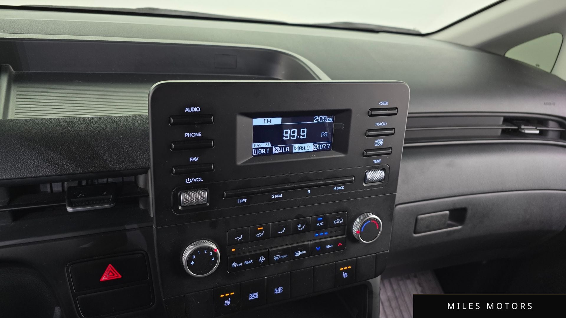 Hyundai Staria 2023 — миниатюра 14