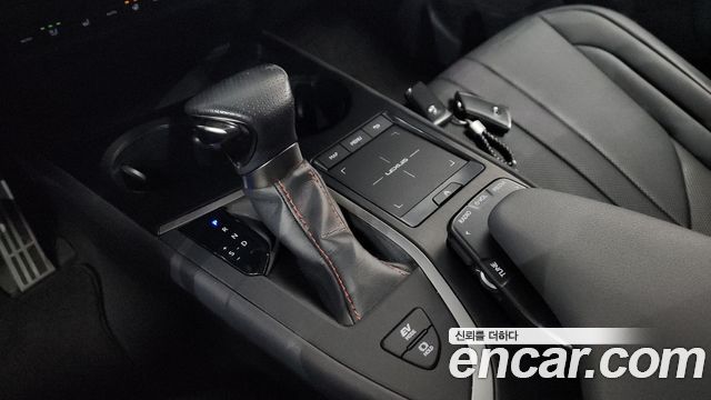 Лексус UX250h 2021 — миниатюра 12