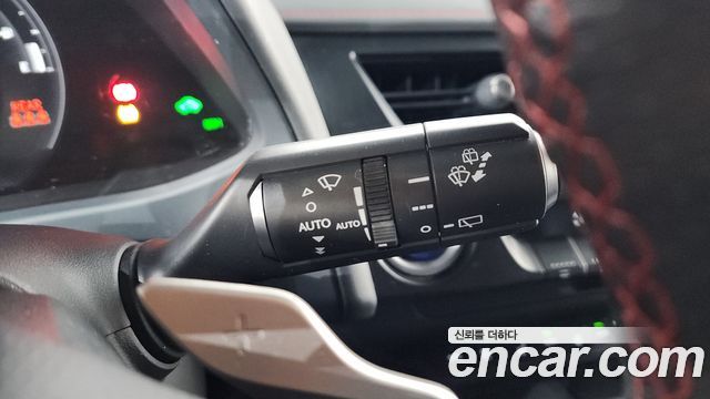 Лексус UX250h 2021 — миниатюра 27
