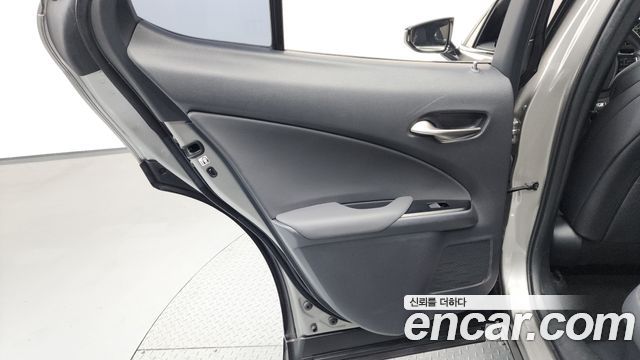 Лексус UX250h 2021 — миниатюра 15