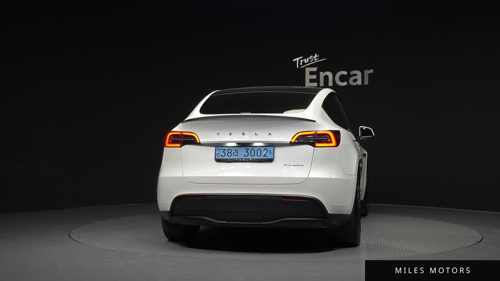 Tesla Model Y 2022 — миниатюра 4