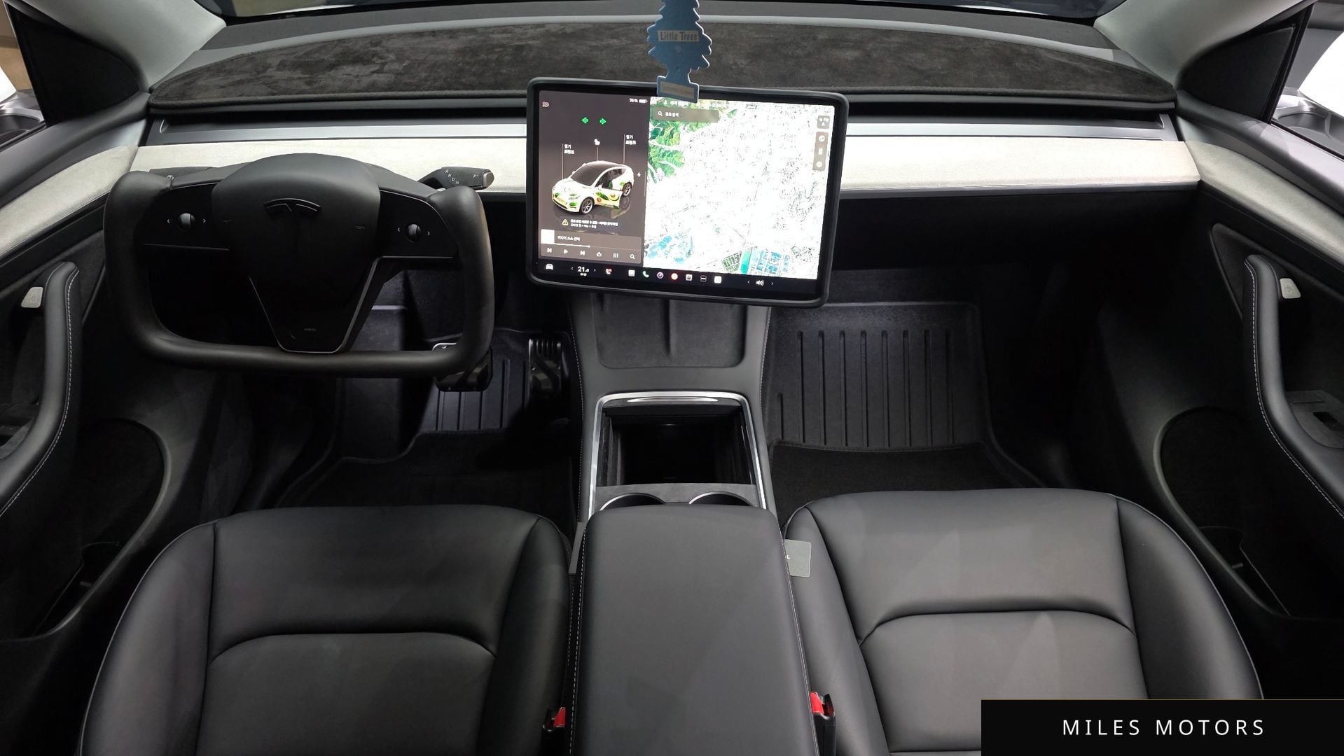 Tesla Model Y 2022 — миниатюра 10