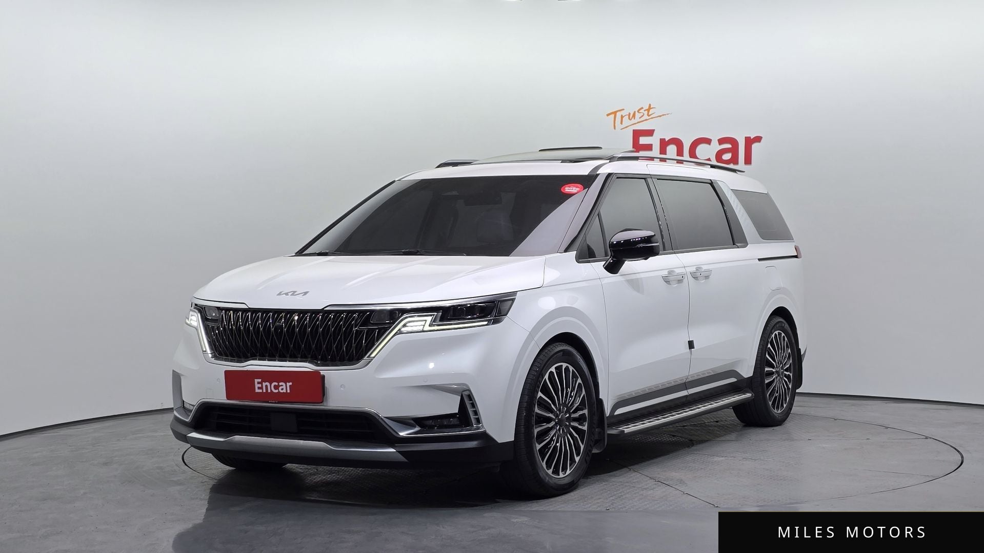 Kia Carnival 2021 — фото 1 из 12
