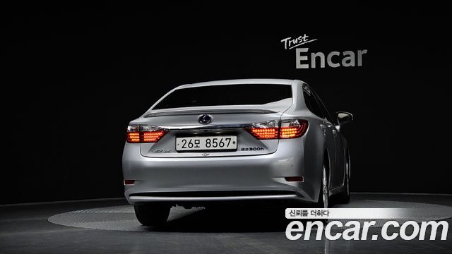 Лексус ES300h 2014 — миниатюра 4