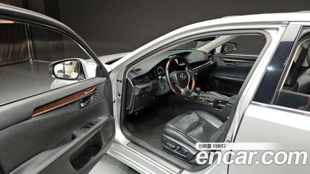 Лексус ES300h 2014 — миниатюра 10