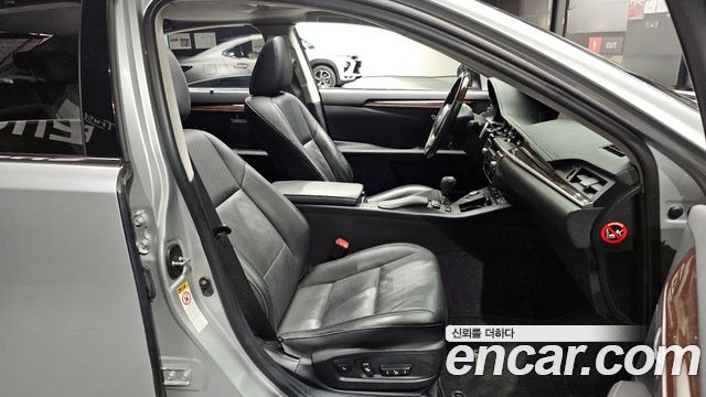 Лексус ES300h 2014 — миниатюра 12