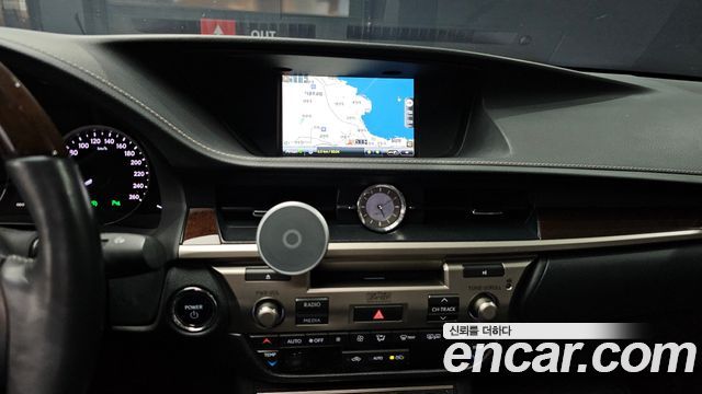 Лексус ES300h 2014 — миниатюра 16
