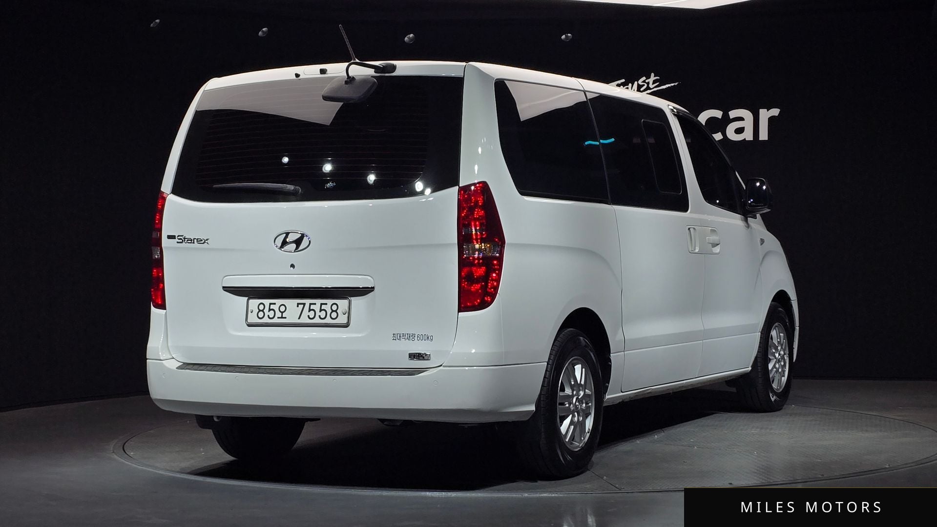Hyundai Starex 2017 — миниатюра 2
